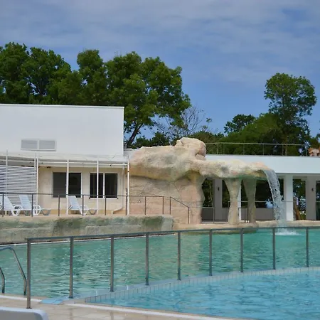 Ropotamo Parc de vacanță 3*